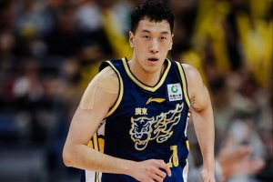 媒体人：选择在合同到期时进行手术 杜润旺对下份合同是有信心的